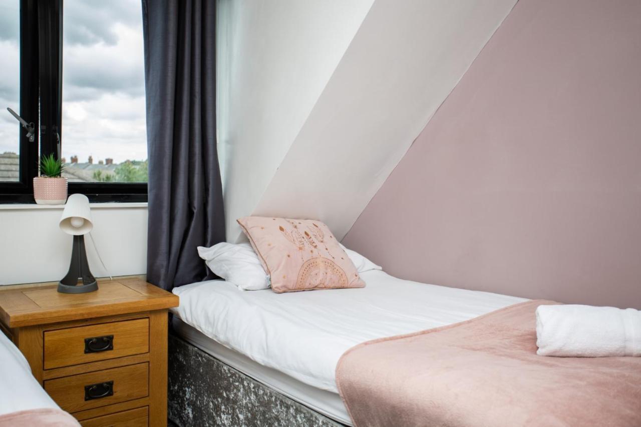 Portland Apartments 188 By #Shortstaysaway Jesmond Esterno foto